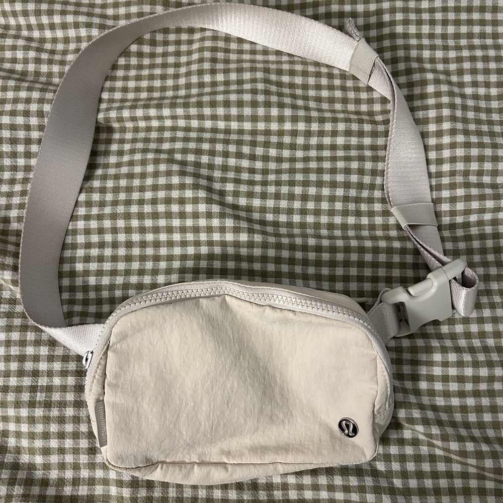 Lululemon belt bag